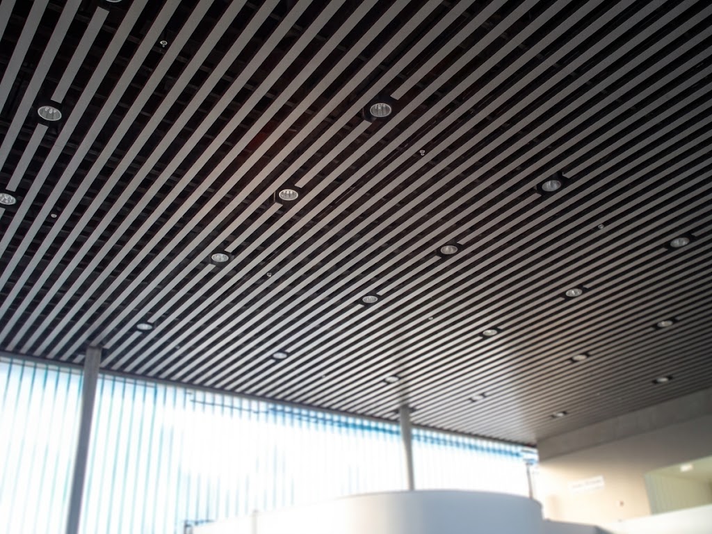 Architektonische Metalldecke von MAXCON
